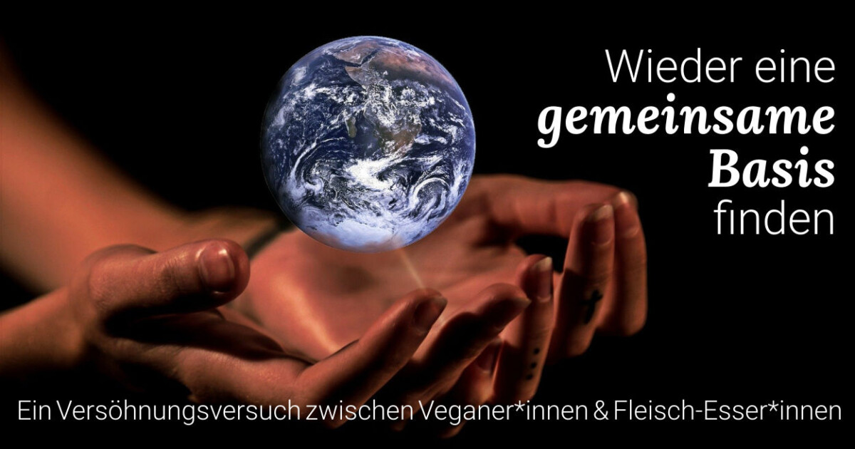 Der Planet Erde schwebt über zwei geöffneten Händen